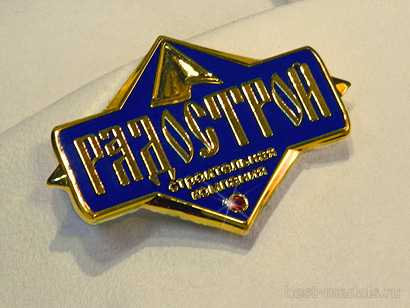 Значок со стразом